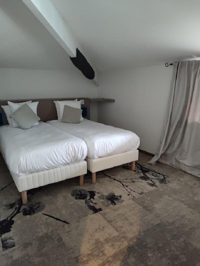 Logis Hotel Les Pages Luneville Exterior photo